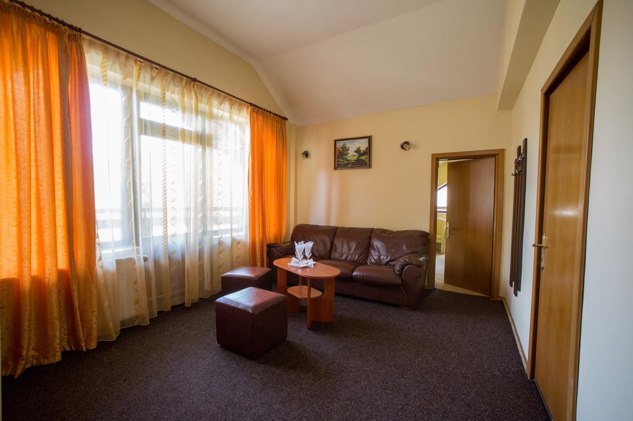 White Horse Hotel Predeal Exterior photo